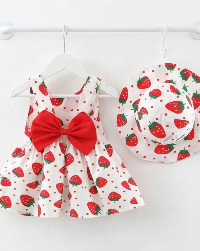 vestido con sombrero fresa roja